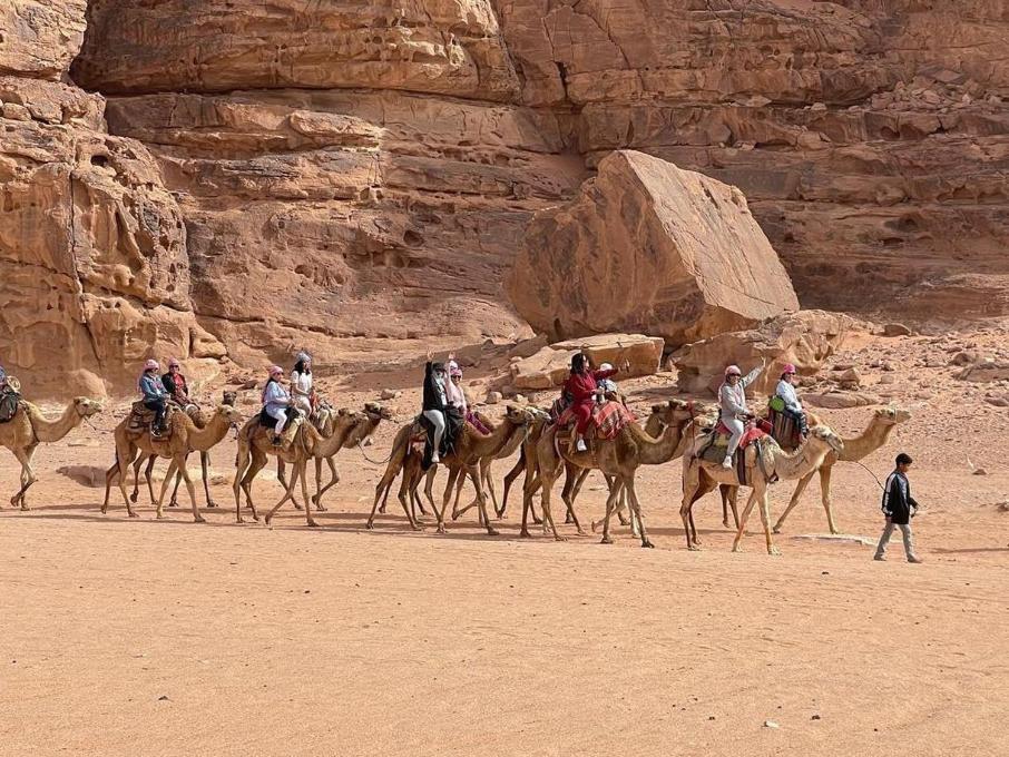 Wadi Rum Fun Time Tour'S מראה חיצוני תמונה
